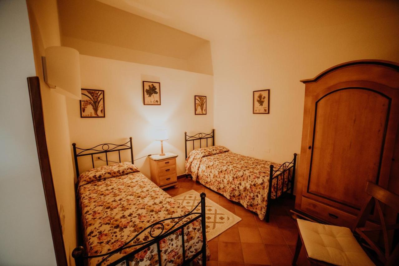 Residenza Golfo Degli Ulivi Aparthotel Caprioli Ngoại thất bức ảnh