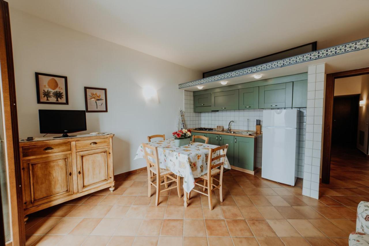 Residenza Golfo Degli Ulivi Aparthotel Caprioli Ngoại thất bức ảnh