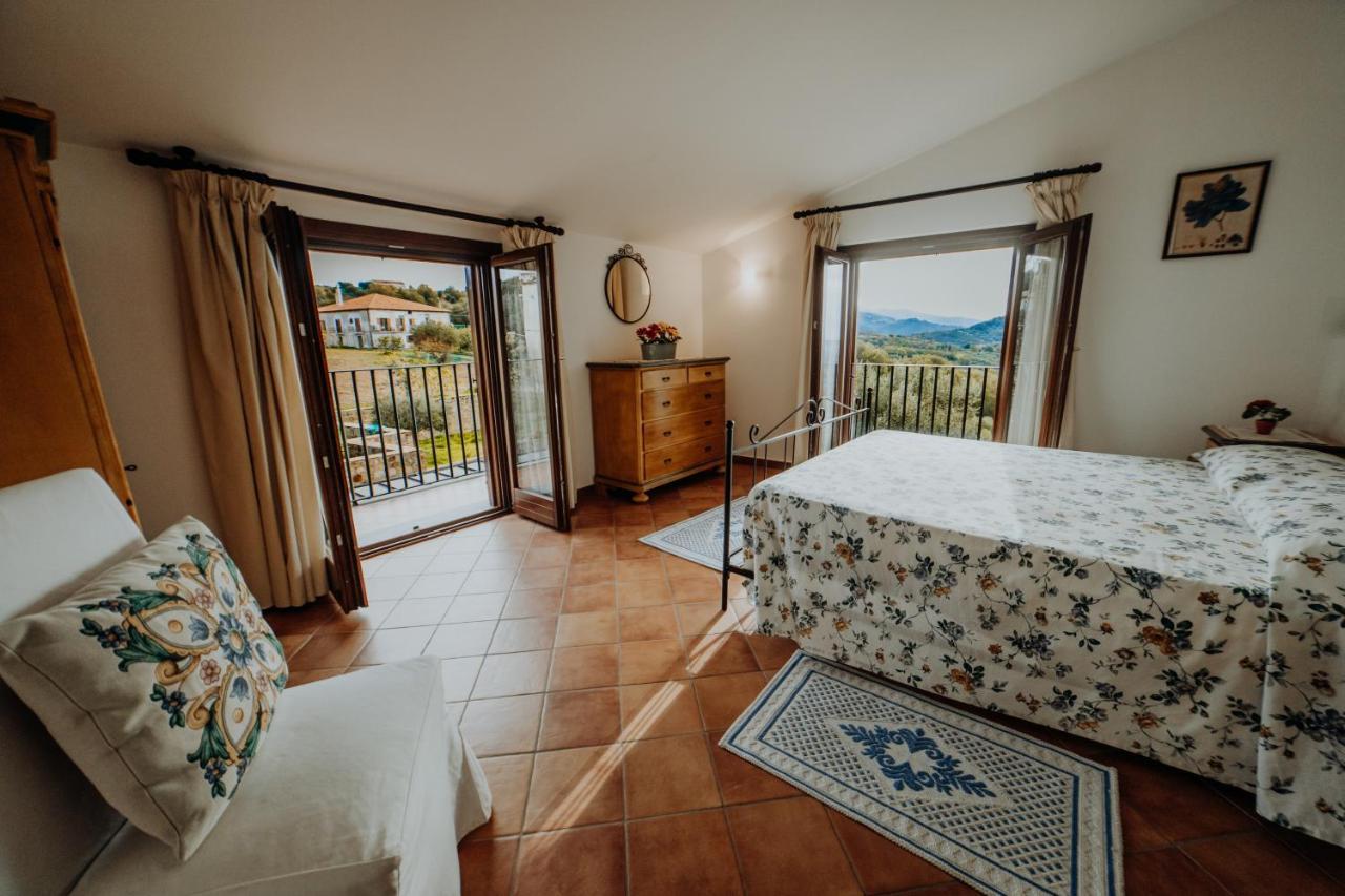 Residenza Golfo Degli Ulivi Aparthotel Caprioli Ngoại thất bức ảnh
