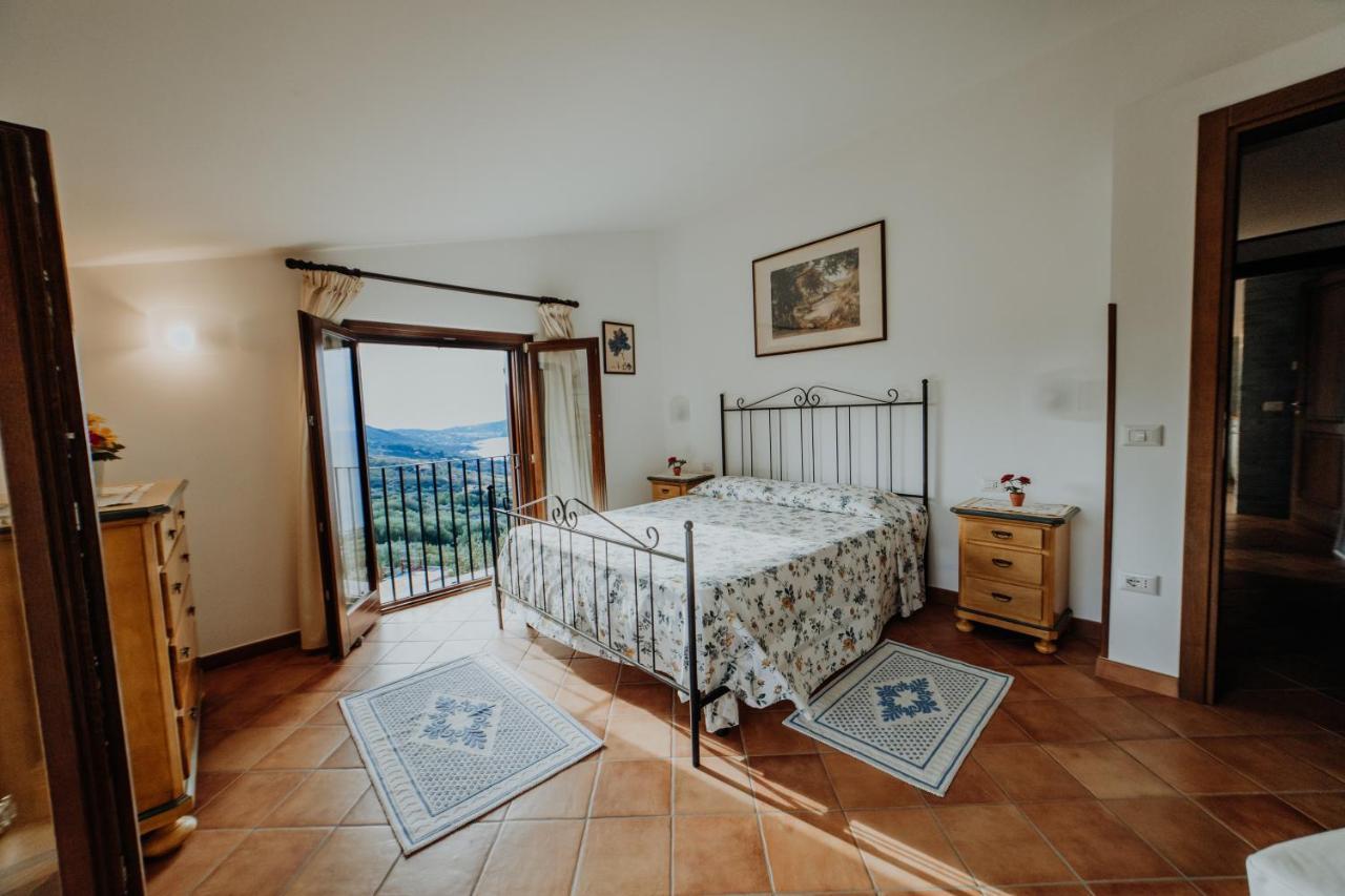 Residenza Golfo Degli Ulivi Aparthotel Caprioli Ngoại thất bức ảnh
