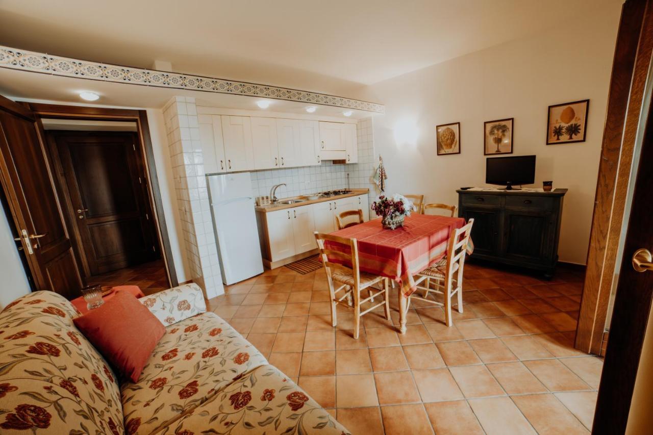 Residenza Golfo Degli Ulivi Aparthotel Caprioli Ngoại thất bức ảnh