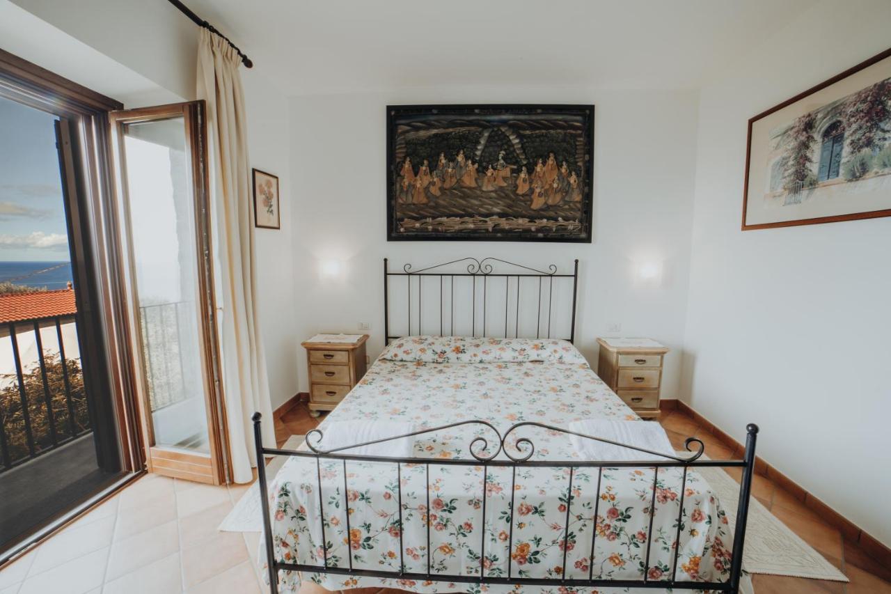 Residenza Golfo Degli Ulivi Aparthotel Caprioli Ngoại thất bức ảnh