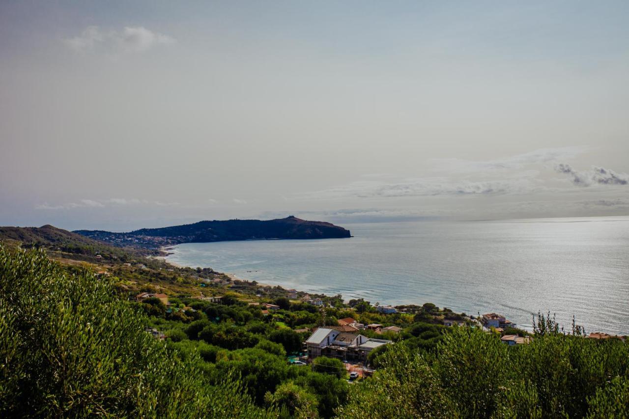 Residenza Golfo Degli Ulivi Aparthotel Caprioli Ngoại thất bức ảnh