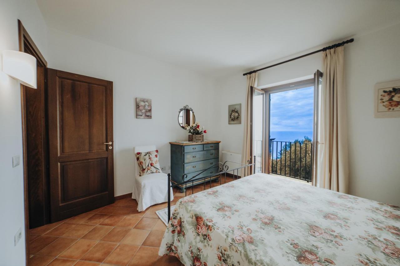 Residenza Golfo Degli Ulivi Aparthotel Caprioli Ngoại thất bức ảnh