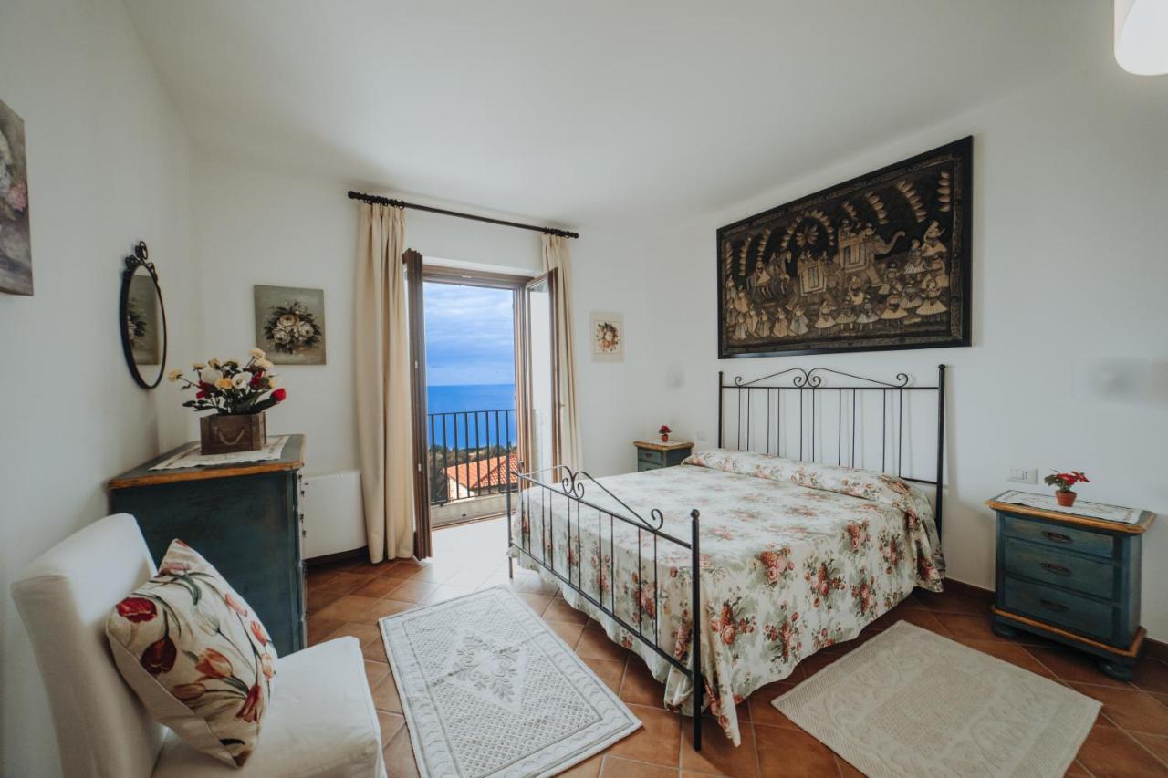 Residenza Golfo Degli Ulivi Aparthotel Caprioli Ngoại thất bức ảnh
