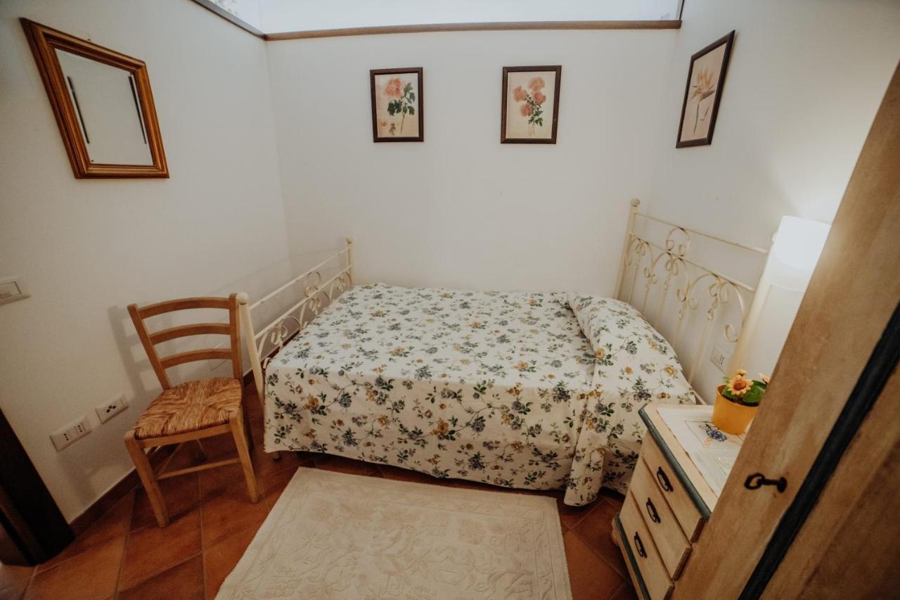 Residenza Golfo Degli Ulivi Aparthotel Caprioli Ngoại thất bức ảnh