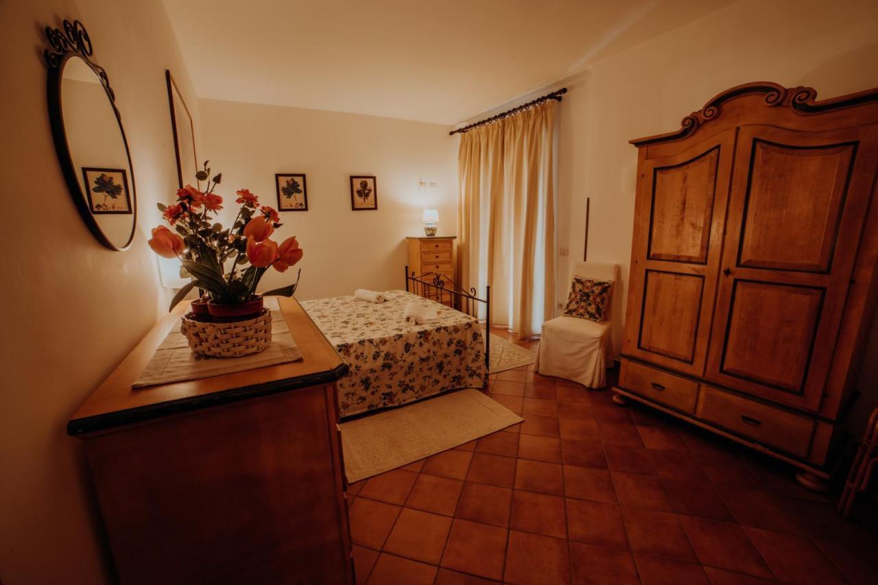 Residenza Golfo Degli Ulivi Aparthotel Caprioli Ngoại thất bức ảnh