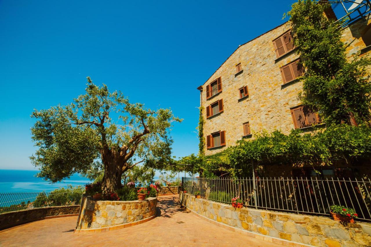 Residenza Golfo Degli Ulivi Aparthotel Caprioli Ngoại thất bức ảnh